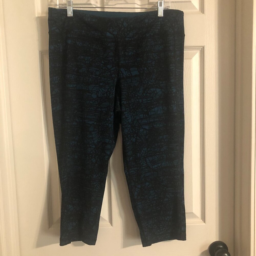Old Navy Active Y2K‎ green and black crop-20" leggings size 2X